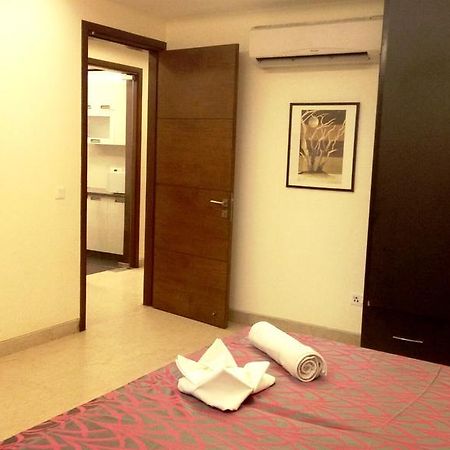 Woodpecker Service Apartments - Green Park New Delhi Buitenkant foto