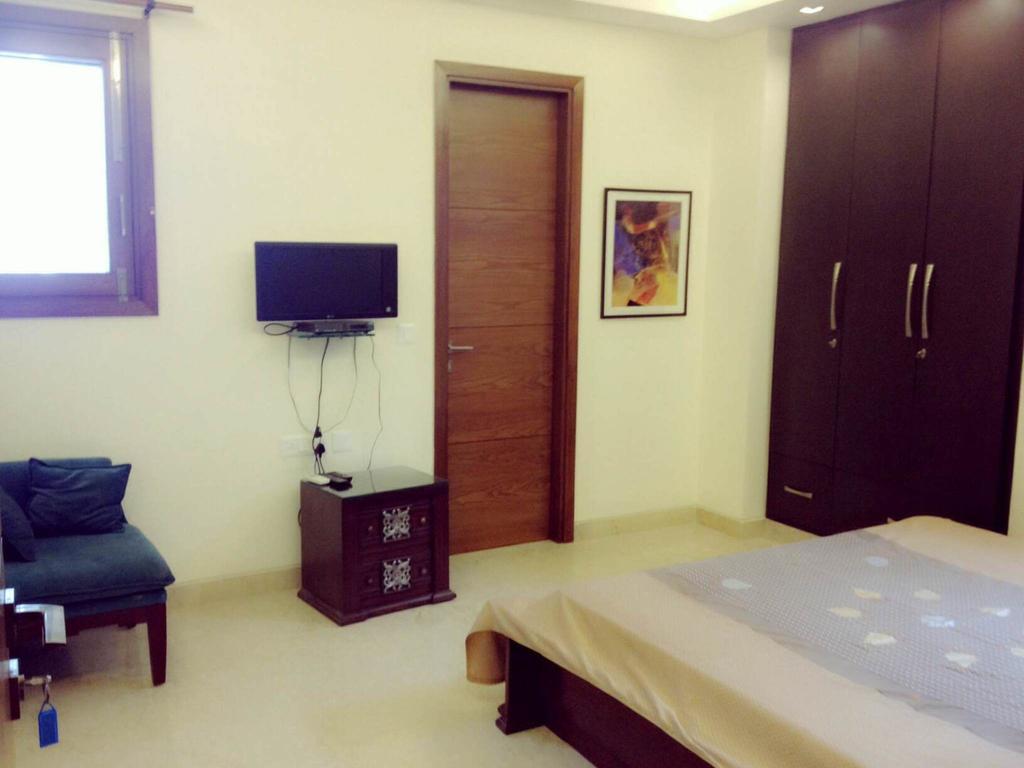 Woodpecker Service Apartments - Green Park New Delhi Buitenkant foto