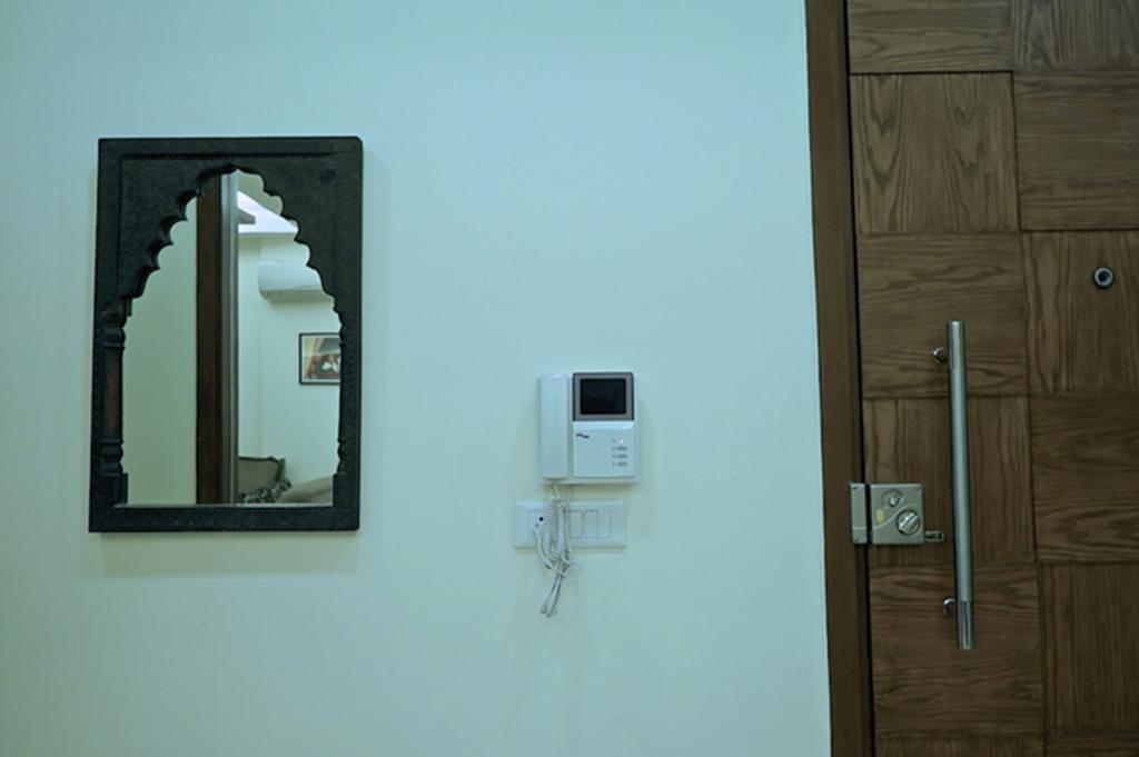 Woodpecker Service Apartments - Green Park New Delhi Buitenkant foto