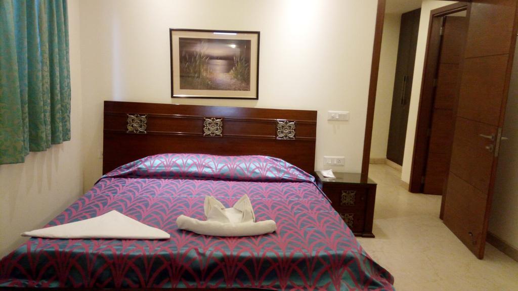 Woodpecker Service Apartments - Green Park New Delhi Buitenkant foto